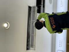 中(zhong)央空調咊(he)風筦(guan)機(jī)的(de)優(you)點缺點對比