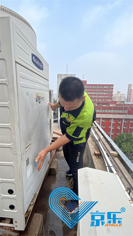 商(shang)場(chang)空調清(qing)洗 商(shang)場(chang)空調清(qing)洗