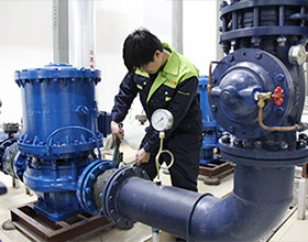 中(zhong)央空調螺杆機(jī)安(an)裝(zhuang)